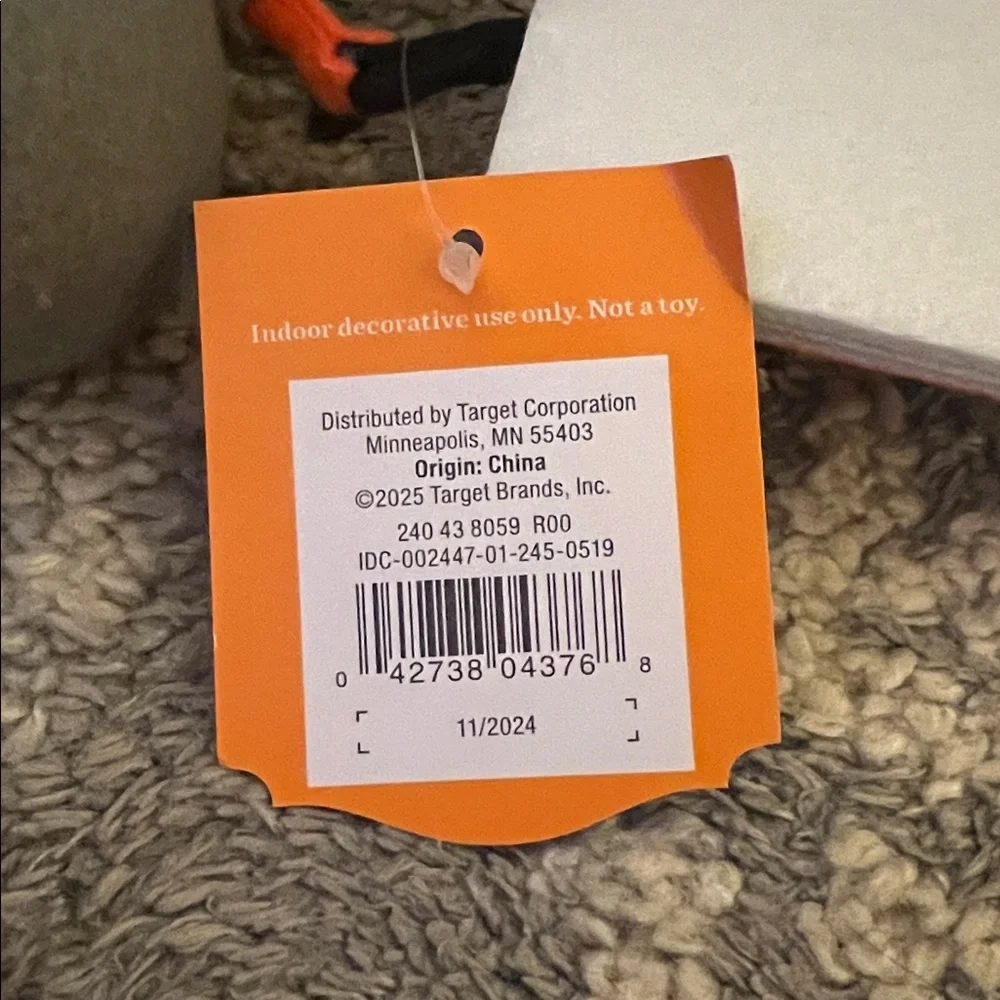 Hyde & EEK! this listing